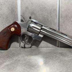 Revolver COLT Python Calibre 38 Sp&eacute;cial / 357 Magnum Canon 6" (+ Poign&eacute;e Pachmayr Gripper)