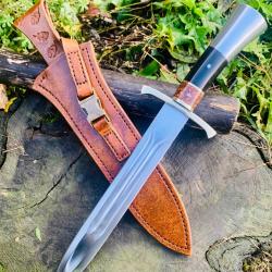 dague de chasse d'artisan / corne de buffle noir / loupe d'&eacute;rable ond&eacute; / lame inox &agrave; 4 gorges