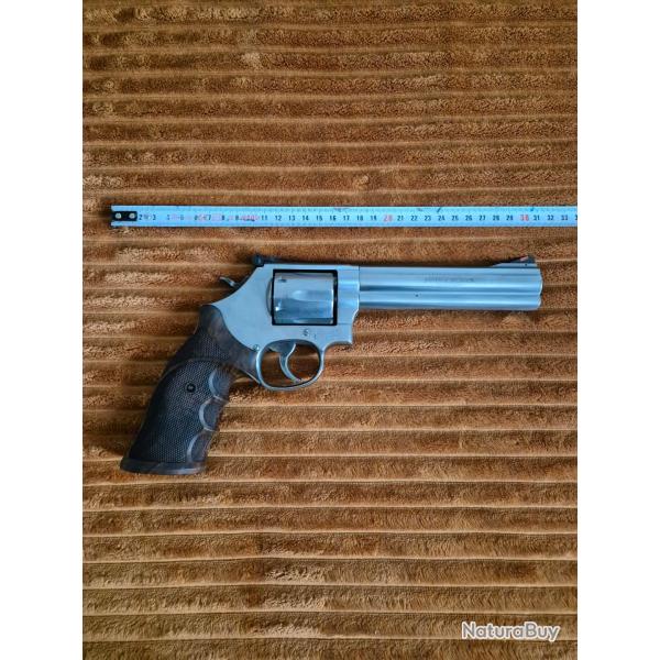 Revolver Smith & Wesson 686 Plus Deluxe 6'' .357mag