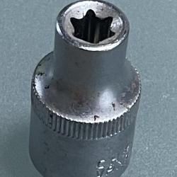 DOUILLE TORX FEMELLE E11
