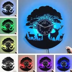 Horloge Murale LED en Vinyle Noir avec Art Animalier Africain sur Th&egrave;me de Renne