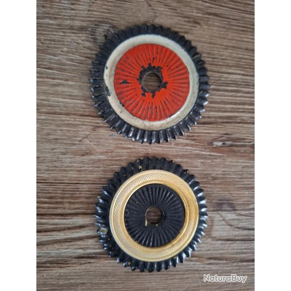Deux cocardes casque � pointe officier allemand. En bon �tat. Belle pr�sentation.