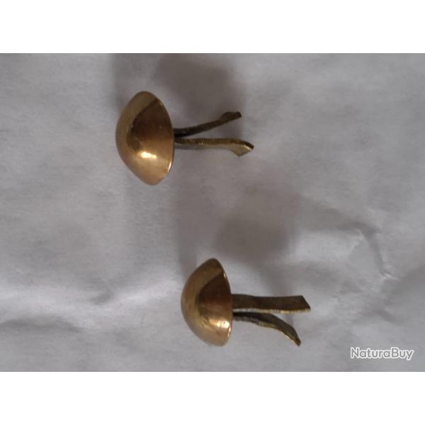 Deux clous d'attache de casque � pointe cuivre type 95 et avant authentiques et d'�poque.