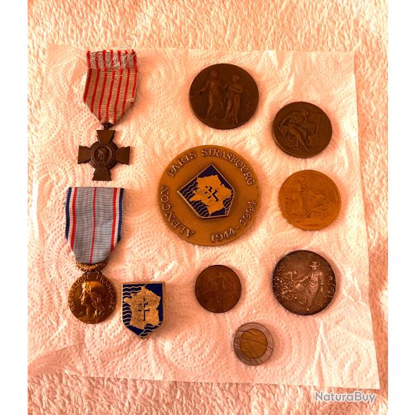 Lot de m�dailles /insignes comm�moratifs France seconde guerre mondiale