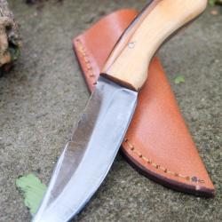 Couteau Skinner Lame Trailing Point Acier Carbone 1075 Manche Bois Olivier Etui Cuir Fab Artisanale