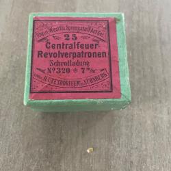 Tr&egrave;s rare bo&icirc;te de cartouches &agrave; plomb de calibre 320 (7mm)