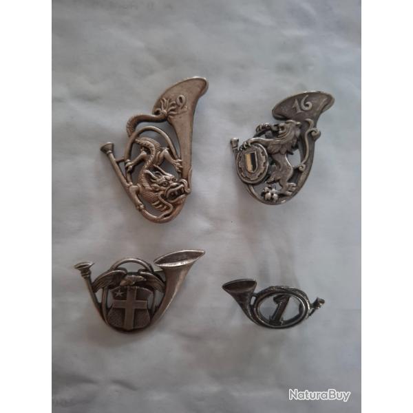 Lot de 4 insignes chasseurs et tr�s bon �tat et complet avec attaches...1, 2, 16...