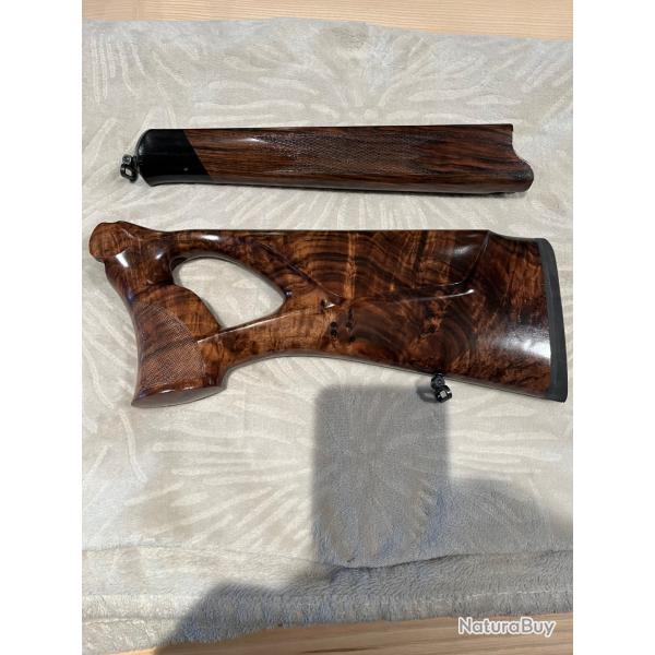 Magnifique crosse Blaser R93 trou de pouce avec devant