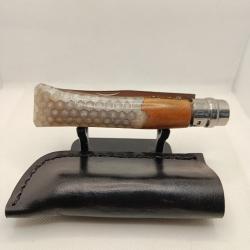 12 - Opinel N&deg;8 custom blanc nacr&eacute; - R&eacute;sine nid d'abeille - Inox - &Eacute;tui cuir offert
