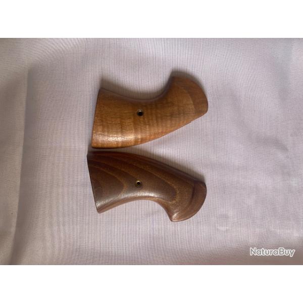Vend une paire de plaquettes de crosse revolver
