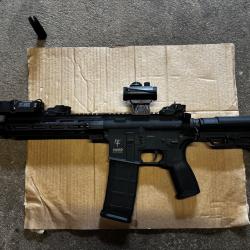 PACK AIRSOFT : Fusil d'assaut M4 Shinobi Black (Saigo) + Viseur + Silencieux + Batterie et Chargeur