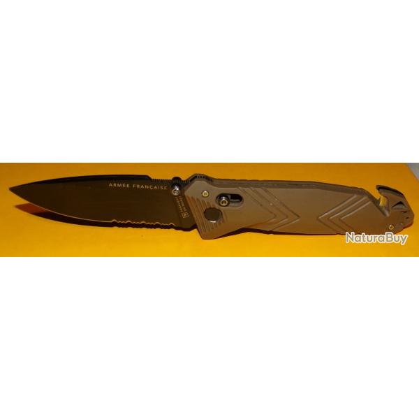 ARMEE FRANCAISE COUTEAU PLIANT DE POCHE C.A.C, MULTIFONCTIONS LAME COUPE SANGLES , POINTE CASSE VITR