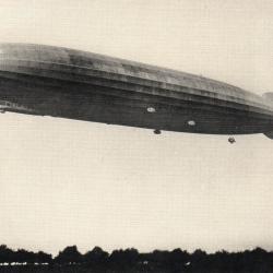 Carte postale historique du dirigeable Graf Zeppelin D-LZ 127 -N&deg;89328