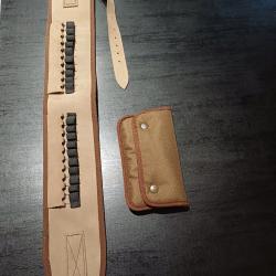 Cartouchi&egrave;re cuir et pochette textile pour balles carabine. &Eacute;tat neuf