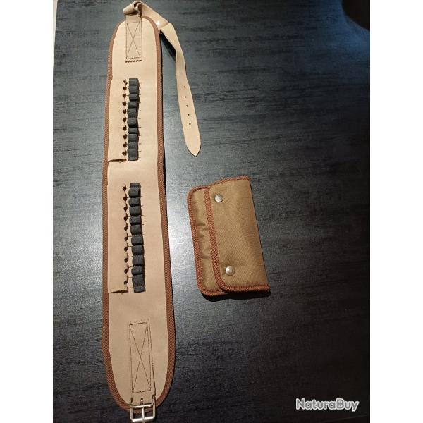 Cartouchi�re cuir et pochette textile pour balles carabine. �tat neuf