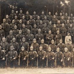 Photographie ancienne repr&eacute;sentant un groupe de militaires -N&deg;8941