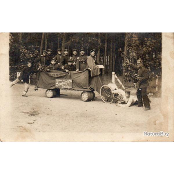Carte postale ancienne repr�sentant un groupe de militaires -N�8944