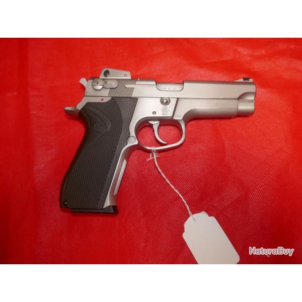 Pistolet S&W Mod 5906 en 9x19mm