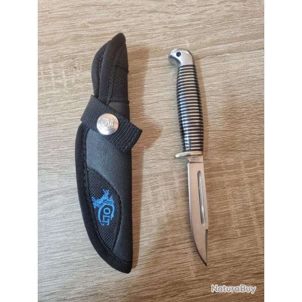 Couteau Colt CT 469.