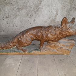 Renard ,goupil a l approche a l affut, platre ancien sign&egrave;e deco chasse gibier