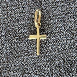 Petite croix en or massif 18 carats - Bapt&ecirc;me - M&eacute;daille - Catholique - Chr&eacute;tien