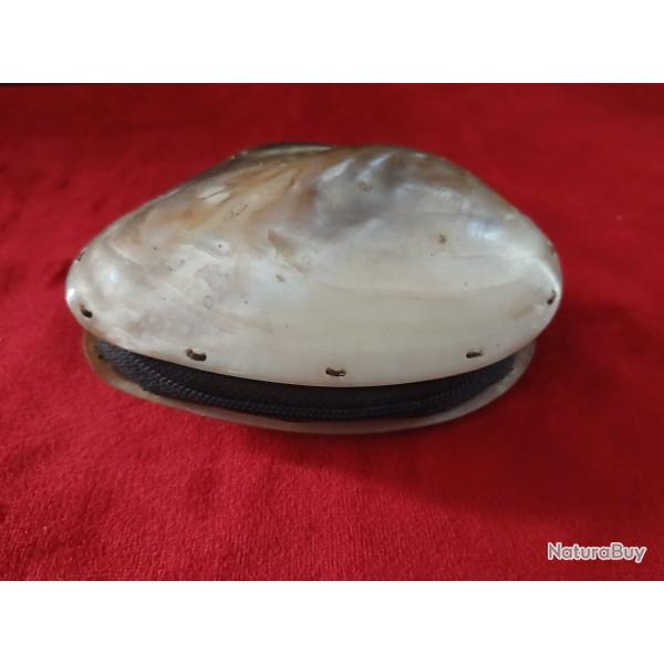 �l�gant porte-monnaie ancien en nacre v�ritable