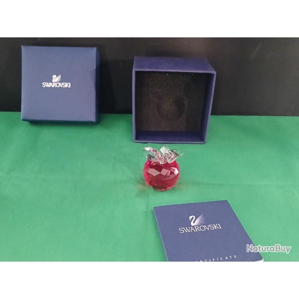 SWARVOSKI POMME ROUGE SCULPTURE