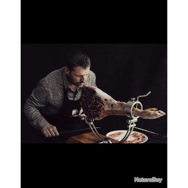 Jambon entier Noir de Bigorre avec support et couteau