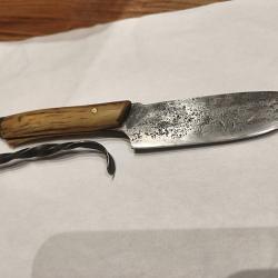 Couteau gersois forge &agrave; la main, manche en bois de cerf