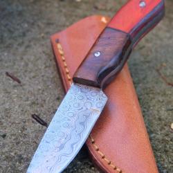 Couteau Skinner de Poche Lame Acier Damas 256 Couches Manche 2 Bois Etui Cuir Fab Artisanale