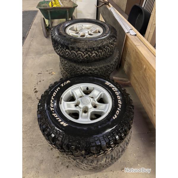 Vend jantes alu et pneus