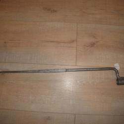 BAIONNETTE A DOUILLE A UNE FENTE MODELE INCONNU