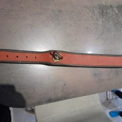 Botte de recherche au sang en cuir robuste avec &eacute;merillon
