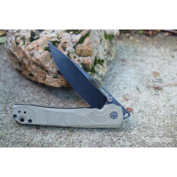 Couteau Petrified Fish PFP11 Ripple Lame Acier 14C28N PVD Black Manche Khaki G10 Linerlock