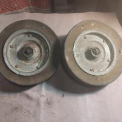 Paire de roues m&eacute;talliques vintage pour tondeuse Wolf / Roque et Lecoeur ect..