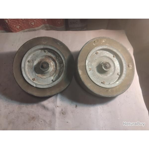 Paire de roues m�talliques vintage pour tondeuse Wolf / Roque et Lecoeur ect..