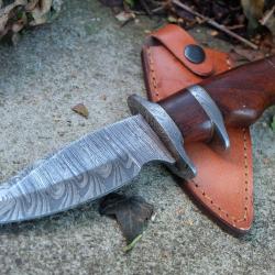 Poignard De Chasse Sub-Hilt Fighter Lame Acier Damas 256 Couches Manche Bois Etui Cuir F Artisanale