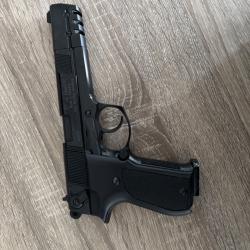 Walther CP88 Competition noir avec holster de ceinture en nylon noir.