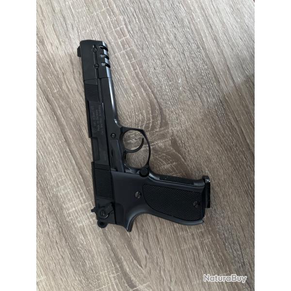 Walther CP88 Competition noir avec holster de ceinture en nylon noir.