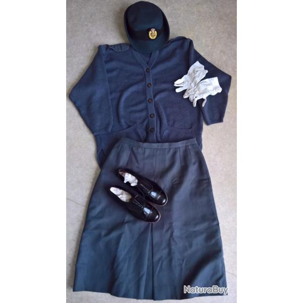 Tenue de sortie compl�te pour personnel f�minin de la Royal Air Force