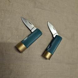 2 balles de chasse avec un couteau dedans (A11)