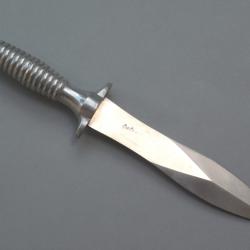 Rare variante de lancer de la dague COUSTRA  mod&egrave;le 113 Luxe