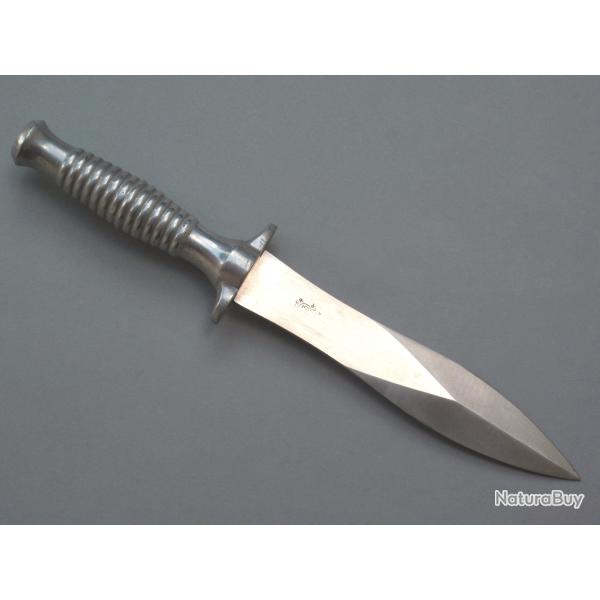 Rare variante de lancer de la dague COUSTRA  mod�le 113 Luxe
