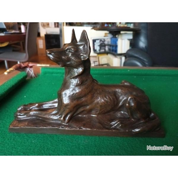 Bronze de berger allemand sign� Virion
