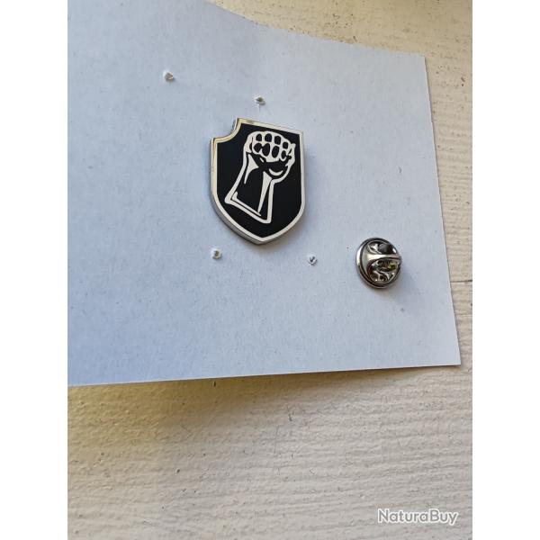 INSIGNE METAL 17 EME DIVISION "LE POING"