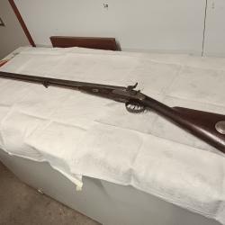 Fusil &agrave; precution calibre 10 canardi&egrave;re, bo&icirc;te &agrave; amorce en argent incurt&eacute;e dans la crosse