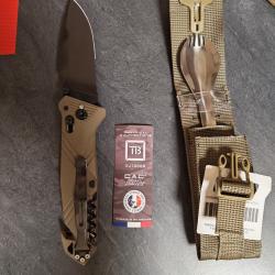 Couteau multifonctions arm&eacute;e