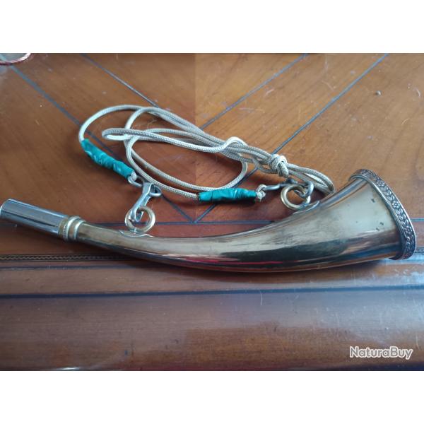 Corne de chasse en cuivre cisel�