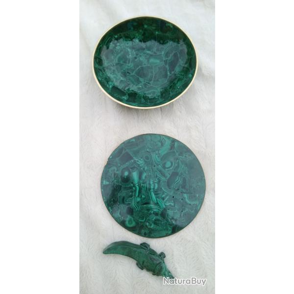 SUPERBE  GRAND BOL    , DESSOUS DE PLAT  ET  CROCODILE  EN MALACHITE NATURELLE  .