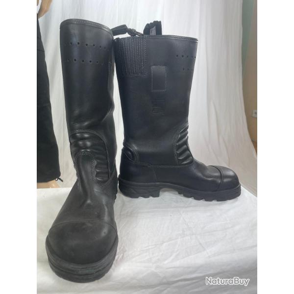 Bottes pompier allemandes  cuir neuves avec embout coqu�